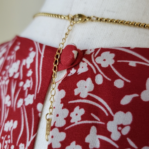 Red Floral Smocked Puff Sleeve Midi Dress - Picture 6 of 15